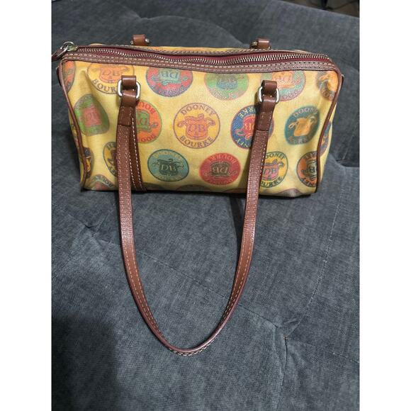 Dooney & Bourke Vintage Medallion Signature Coated Canvas Small Barrel Bag Y2K - Picture 1 of 16